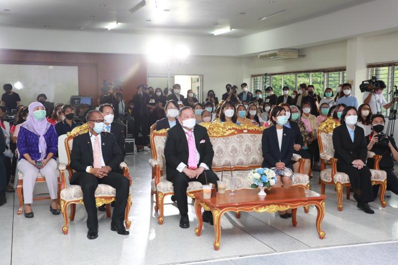 รมว.พม.เป็นประธานเ