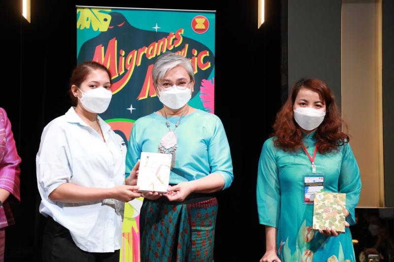 รองปลัดพม.พร้อมด้�