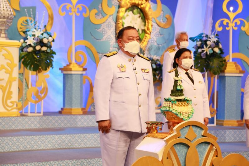 รมว.พม.พร้อมด้วยปล