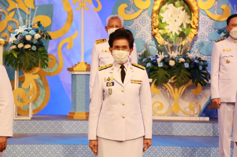 รมว.พม.พร้อมด้วยปล