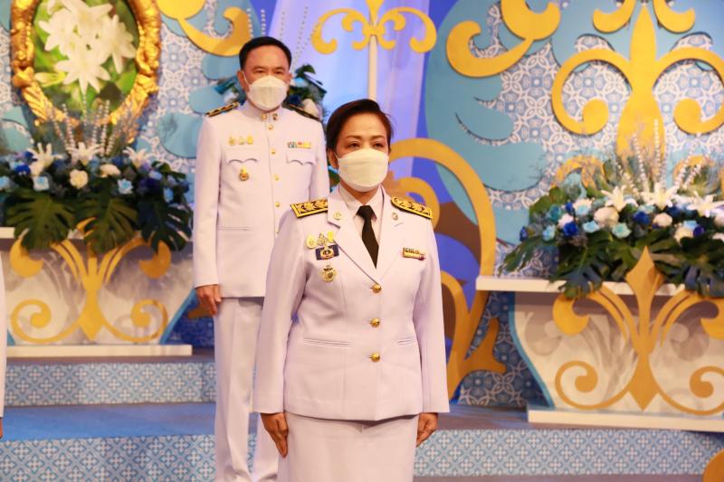 รมว.พม.พร้อมด้วยปล
