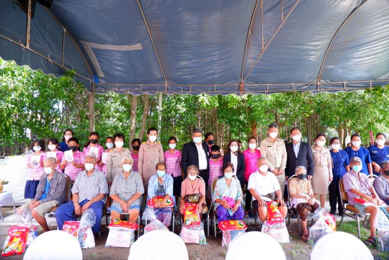 ผต.พม. ลงพื้นที่ตร�