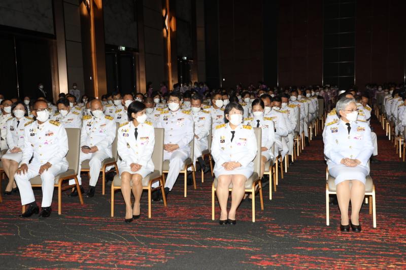รมว.พม.พร้อมด้วยผู