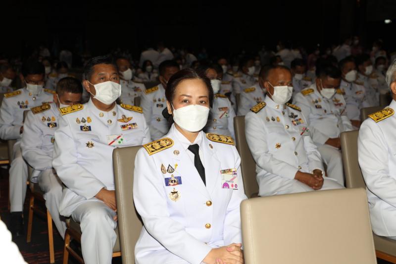รมว.พม.พร้อมด้วยผู
