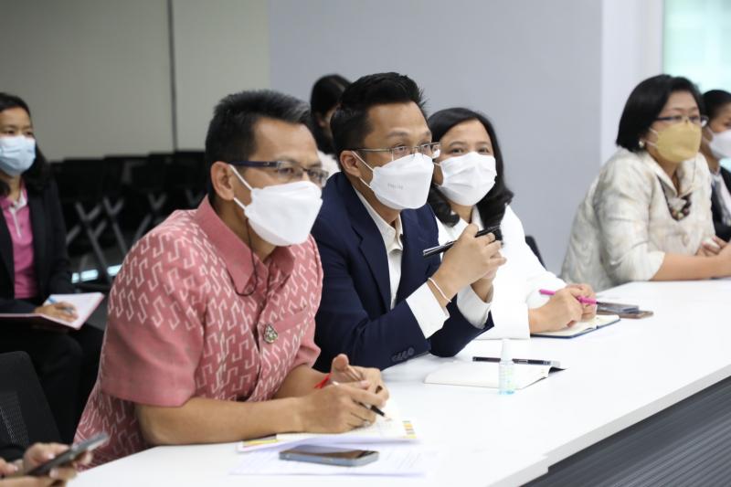 ปลัดพม..เป็นประธาน