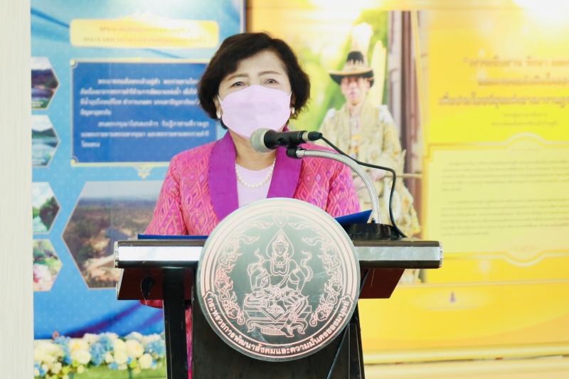 รองปลัดพม.รับมอบย�