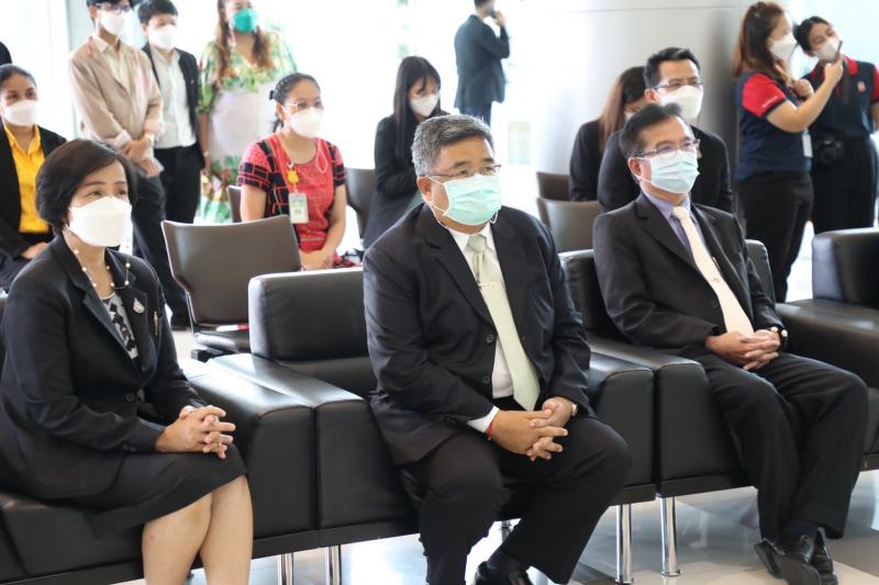 รองปลัดพม.รับมอบย�