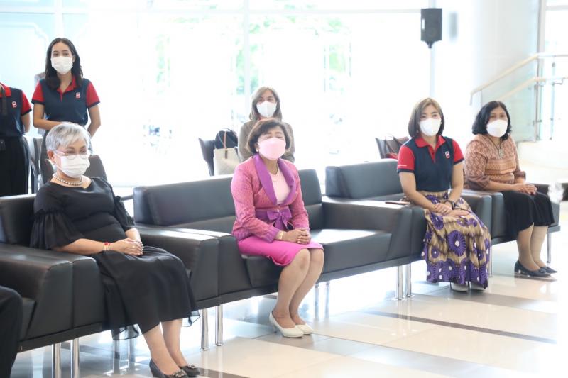 รองปลัดพม.รับมอบย�