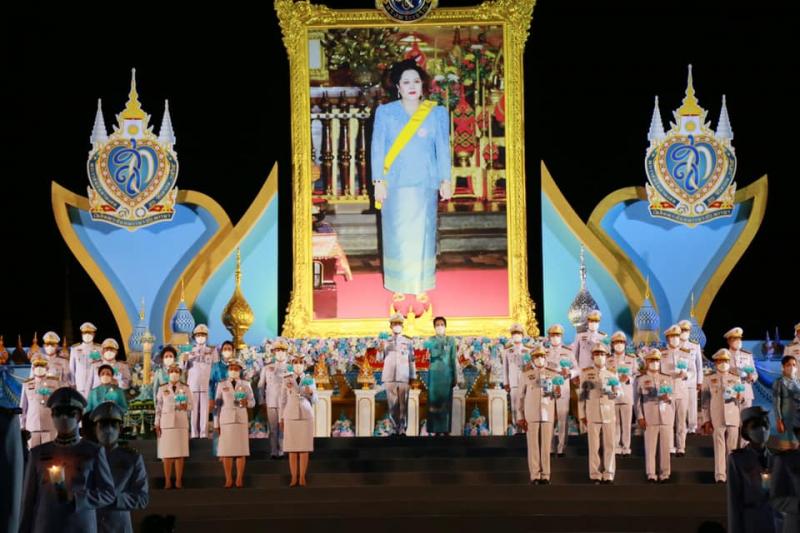 นายกรัฐมนตรีและภ�