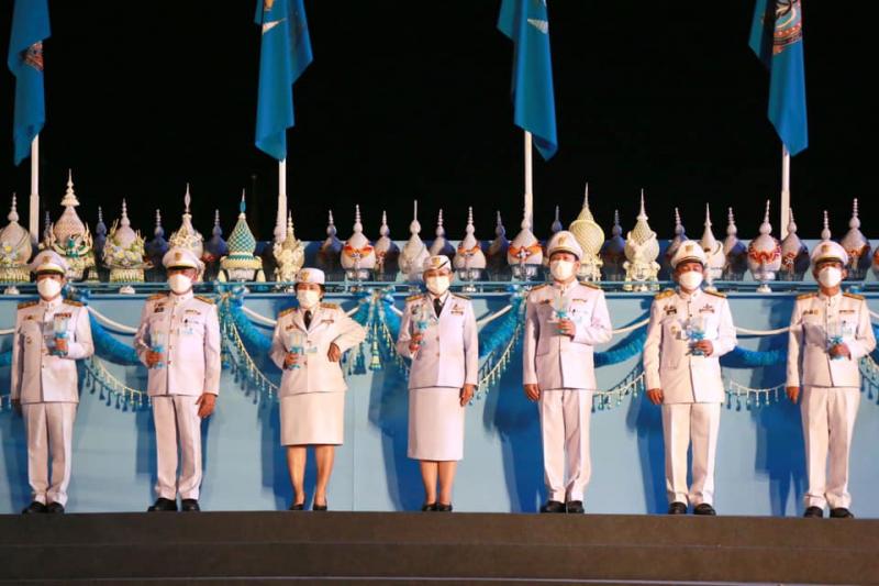 นายกรัฐมนตรีและภ�