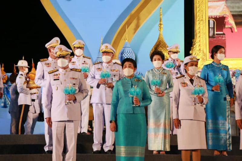 นายกรัฐมนตรีและภ�