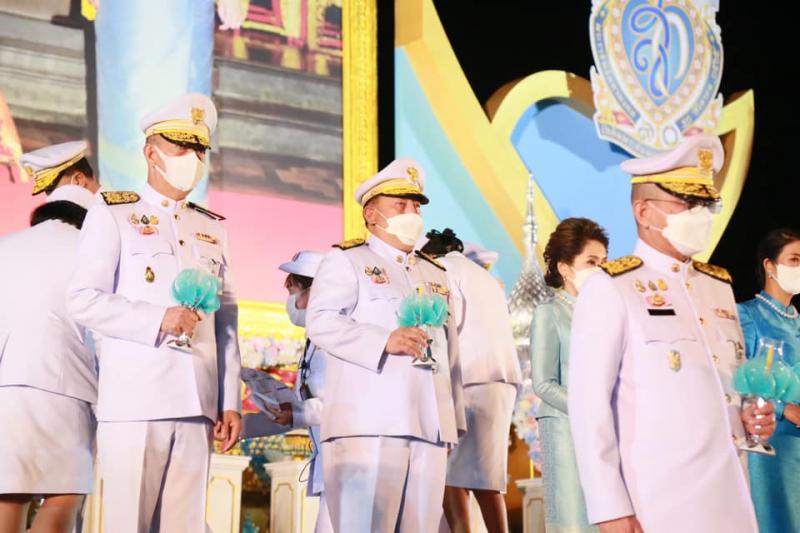 นายกรัฐมนตรีและภ�