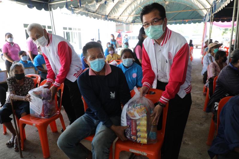 รมว.พม.พร้อมด้วยคณ