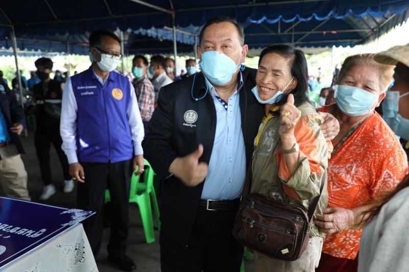 รมว.พม.พร้อมด้วยคณ