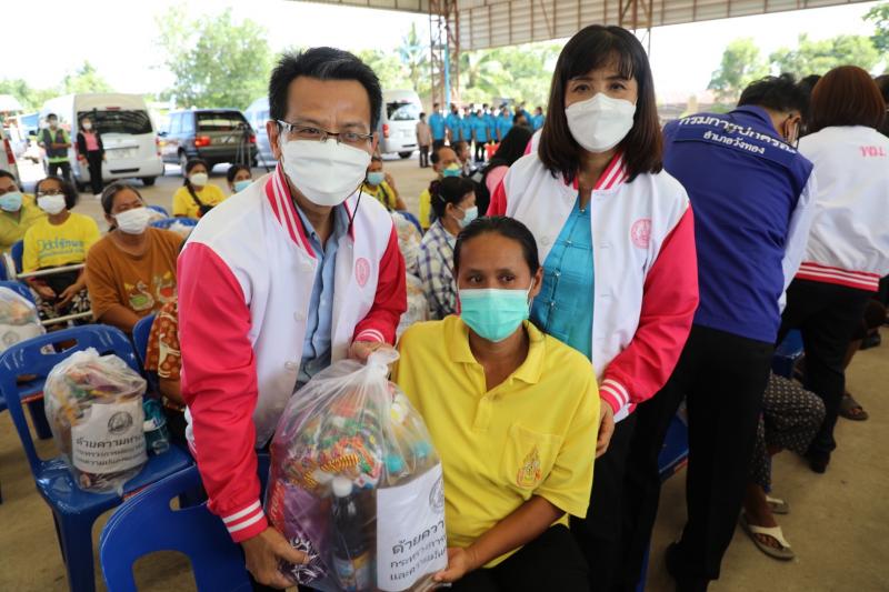 รมว.พม.พร้อมด้วยคณ