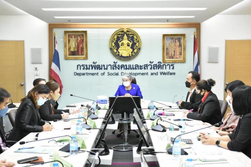 รองปลัดพม.เป็นประ�
