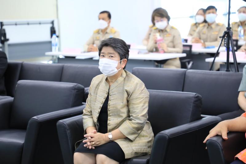 รองปลัดพม.เป็นประ�