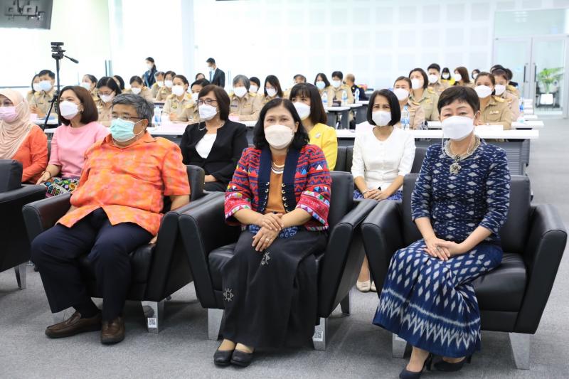 รองปลัดพม.เป็นประ�