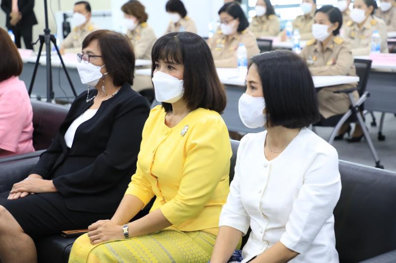 รองปลัดพม.เป็นประ�