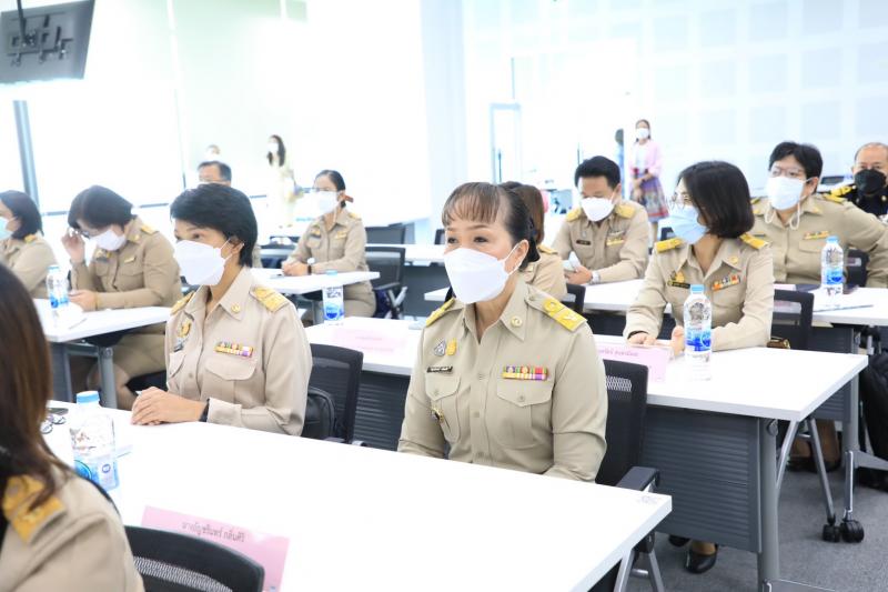 รองปลัดพม.เป็นประ�