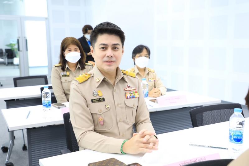 รองปลัดพม.เป็นประ�