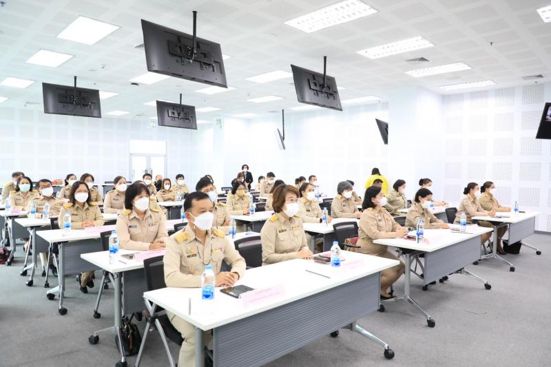 รองปลัดพม.เป็นประ�