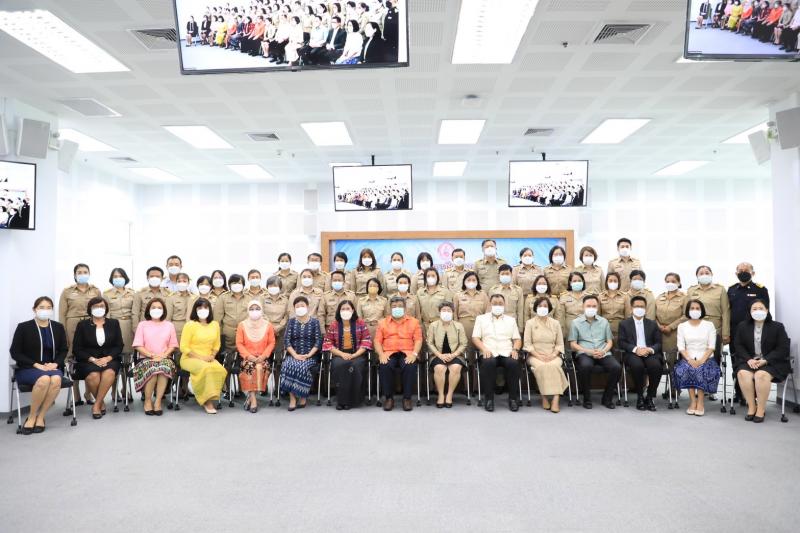 รองปลัดพม.เป็นประ�