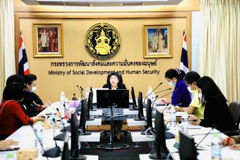 รองปลัดพม.เป็นประ�
