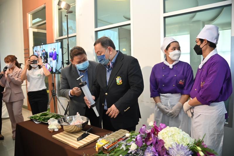 รมว.พม. เป็นประธาน�