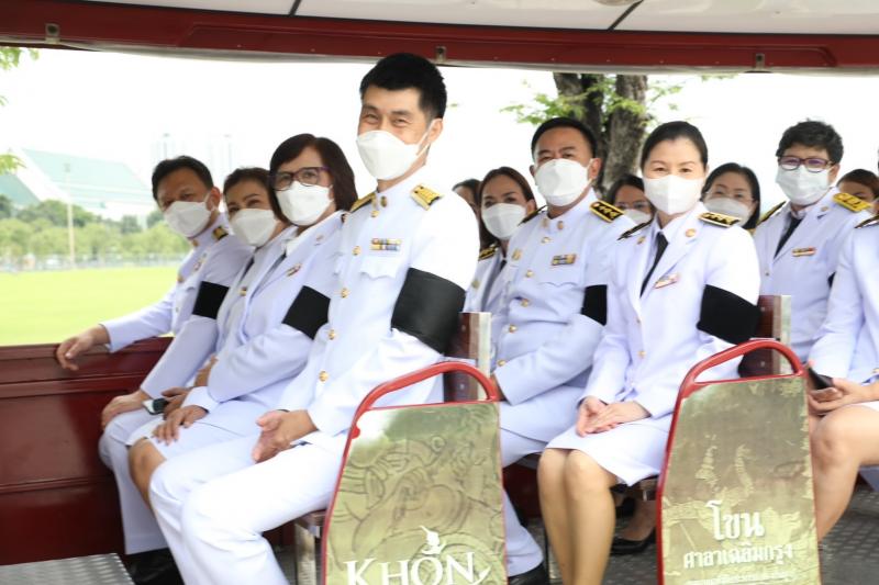 รองปลัดพม.นำคณะผู�