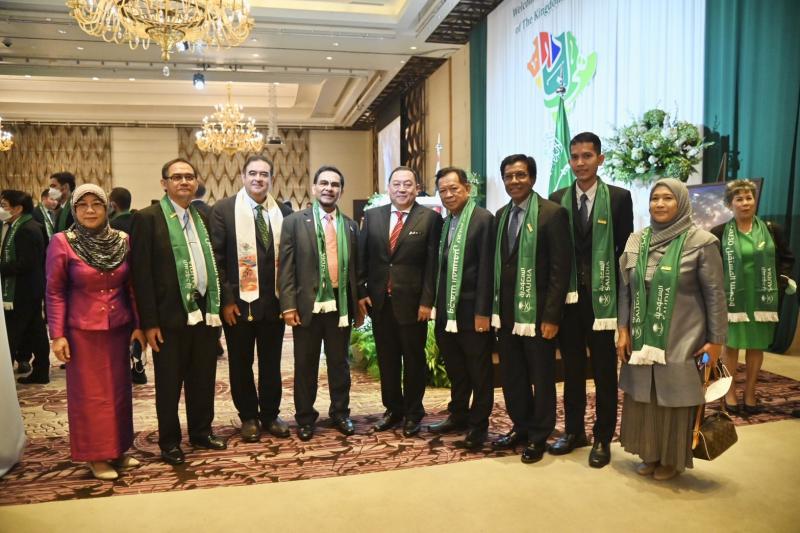รมว.พม. ร่วมแสดงคว�