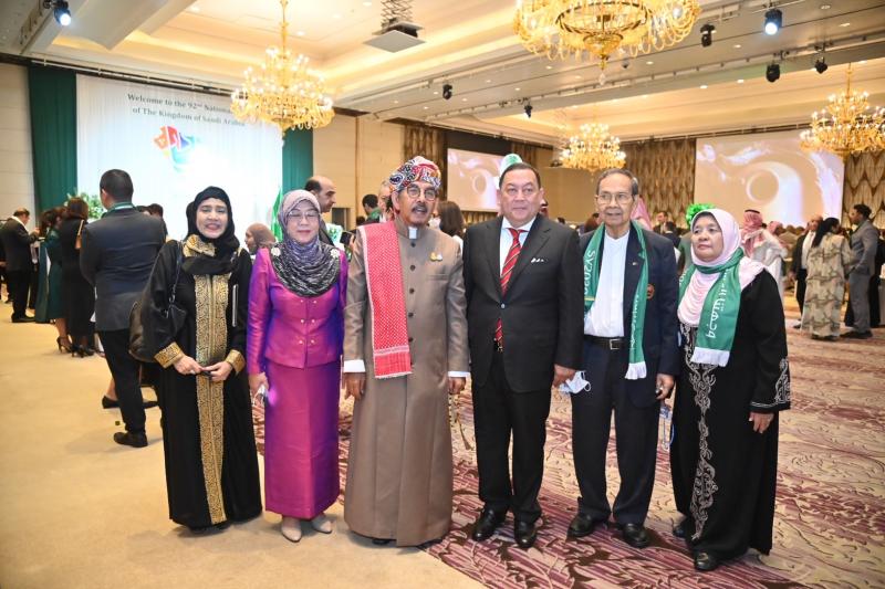 รมว.พม. ร่วมแสดงคว�