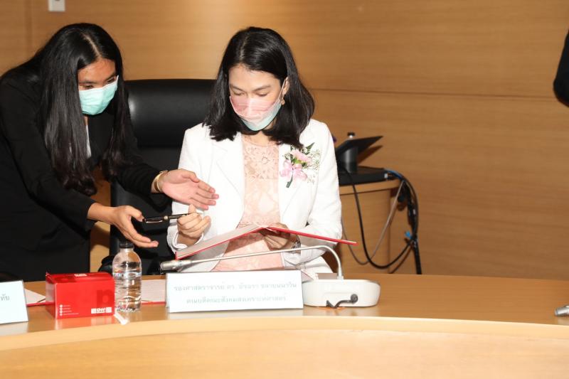 ปลัดพม.ร่วมลงนามเ�