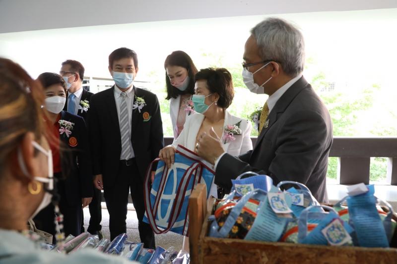 ปลัดพม.ร่วมลงนามเ�
