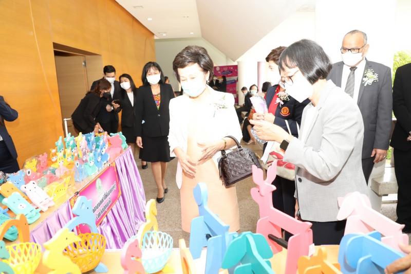 ปลัดพม.ร่วมลงนามเ�