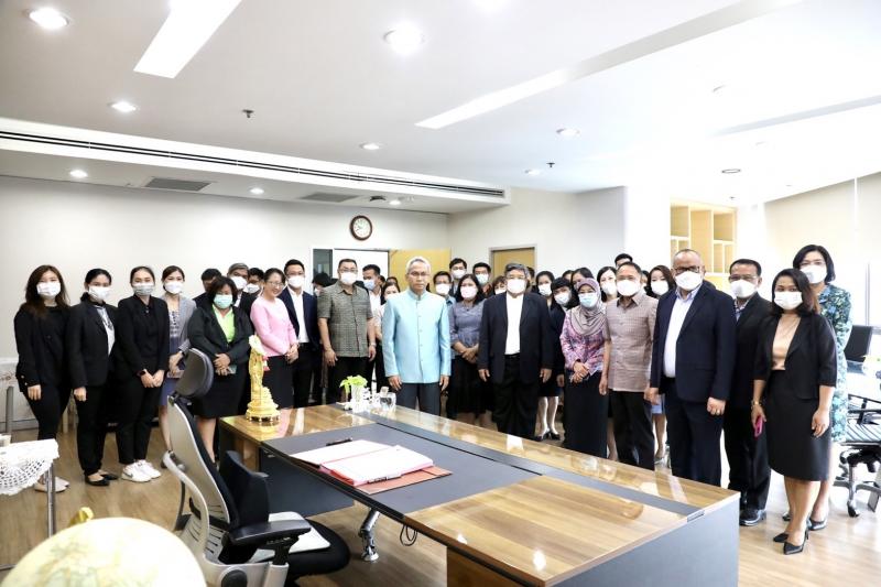 ปลัดพม.เข้ารับตำแ�