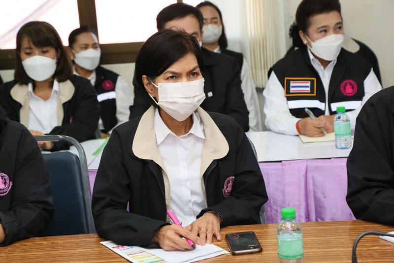 รมว.พม.พร้อมคณะผู้