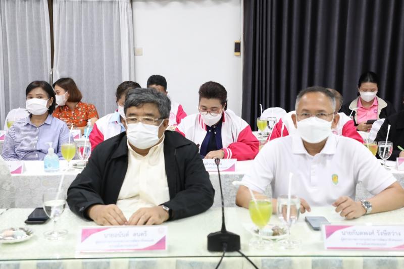 รมว.พม. เป็นประธาน�
