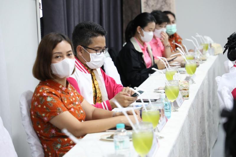 รมว.พม. เป็นประธาน�