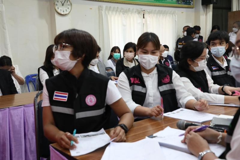 รมว.พม. ลงพื้นที่จ�