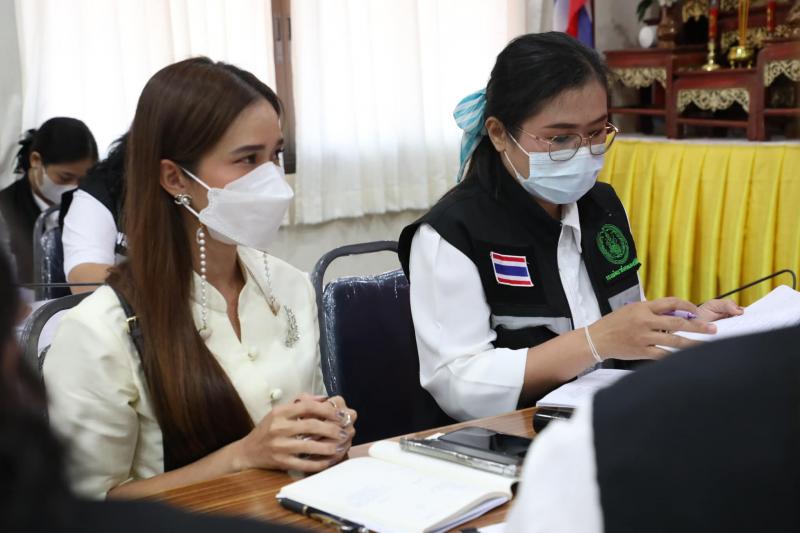 รมว.พม. ลงพื้นที่จ�