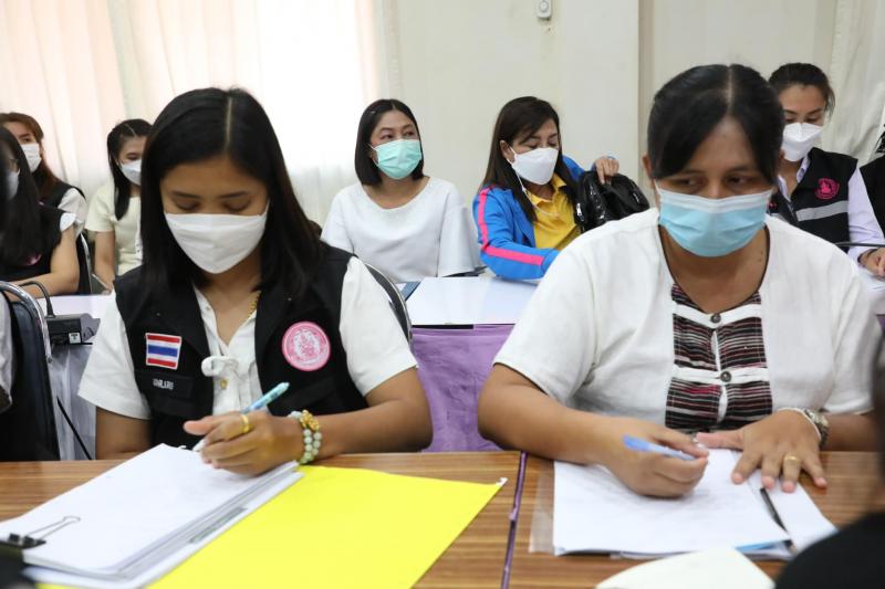 รมว.พม. ลงพื้นที่จ�