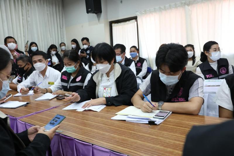 รมว.พม. ลงพื้นที่จ�