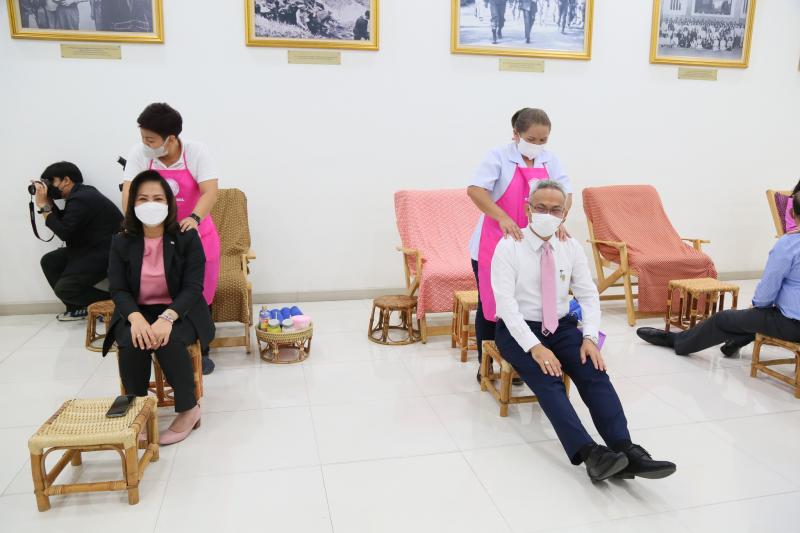 รมว.พม. เป็นประธาน�