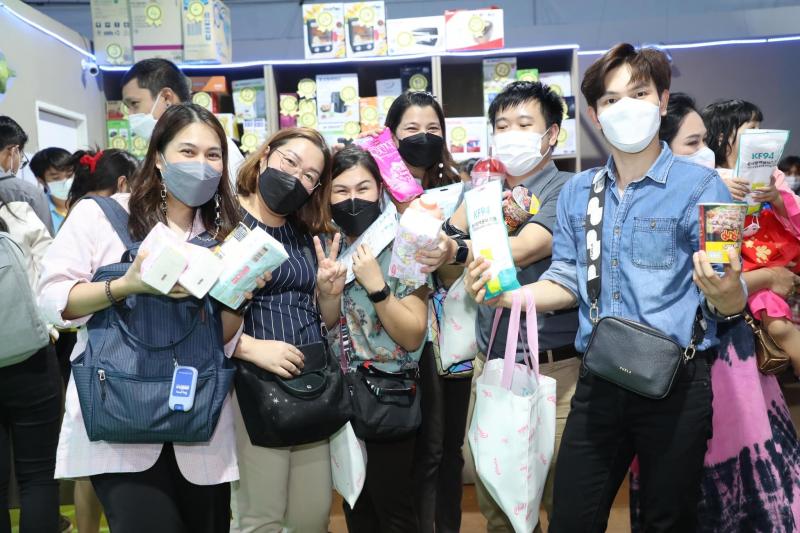 ปลัดพม.เยี่ยมและใ�