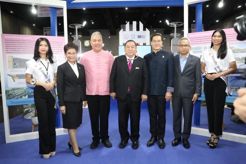 รมว.พม. เปิดงานมหก�