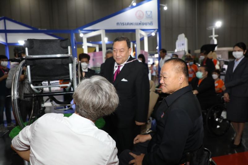 รมว.พม. เปิดงานมหก�