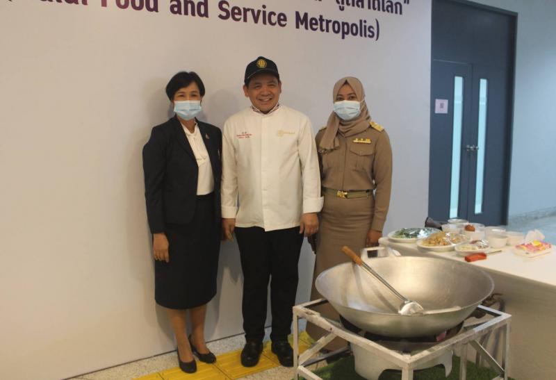 รมว.พม. มอบหมายให้�