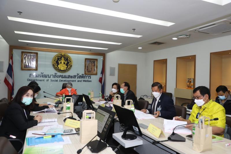 รองปลัดพม. เป็นประ