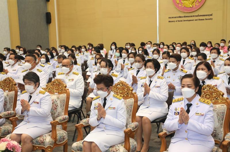 รมว.พม. เป็นประธาน�